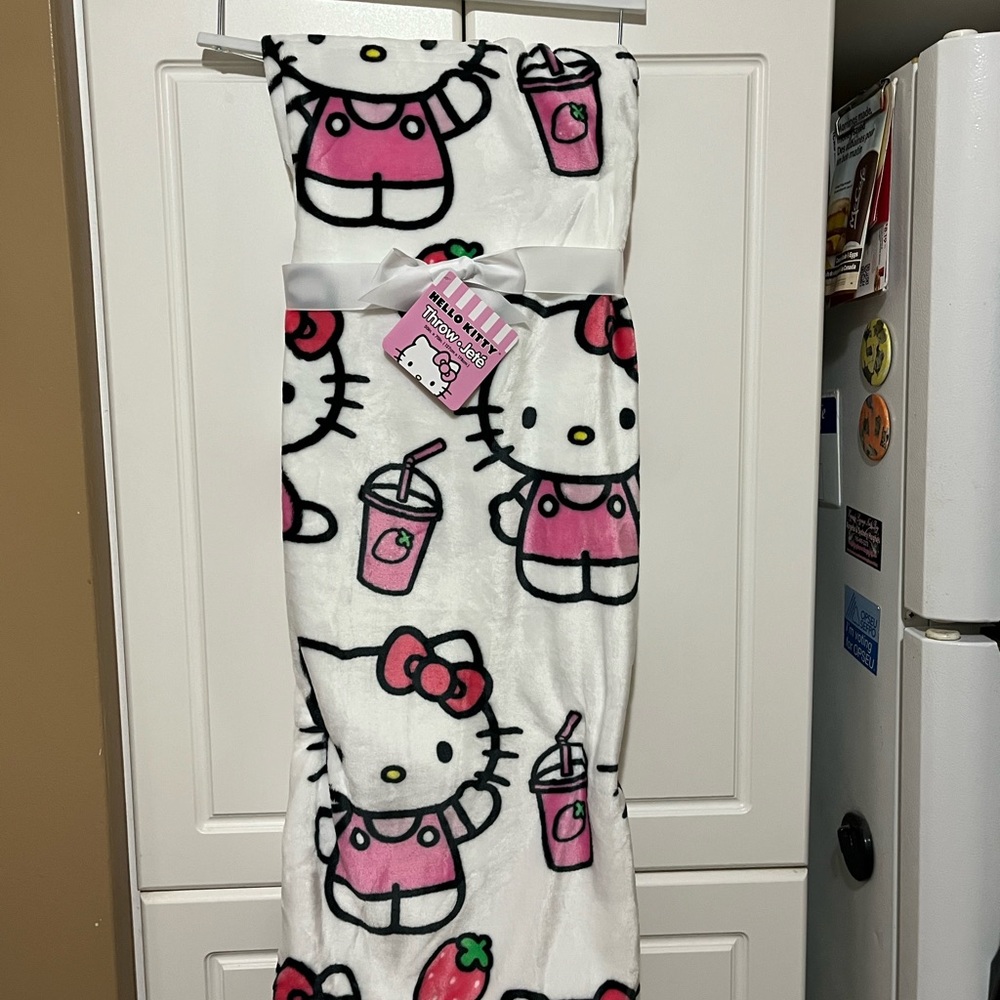 Hello Kitty blanket